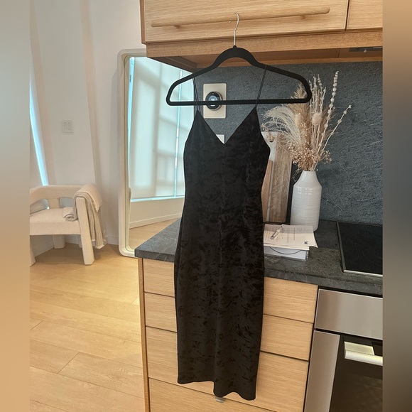 Alice and Olivia black velvet dress - Picture 2 of 2